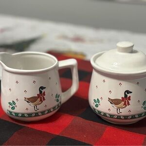 Charming Goose Creamer and Sugar Set